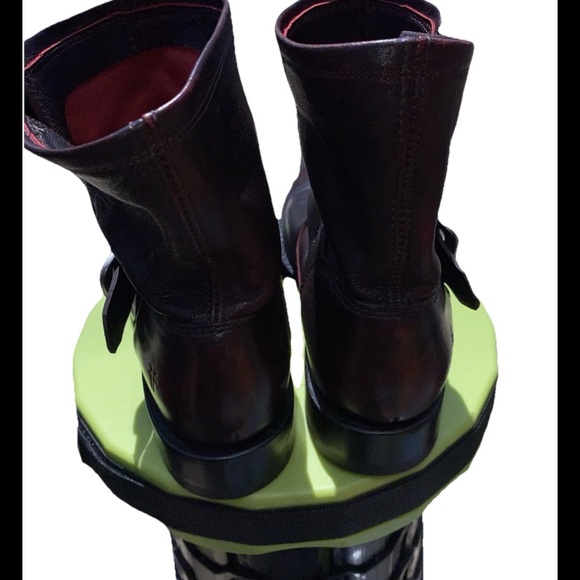 NWOT Frye Veronica engineer, Burgundy, leather boo size 6.5 B - Picture 12 of 13